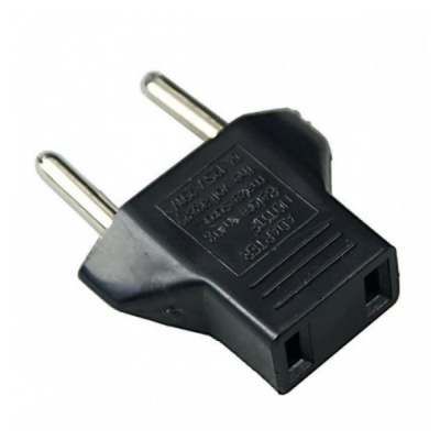 Adaptador de tomada elétrica preto com dois pinos metálicos redondos