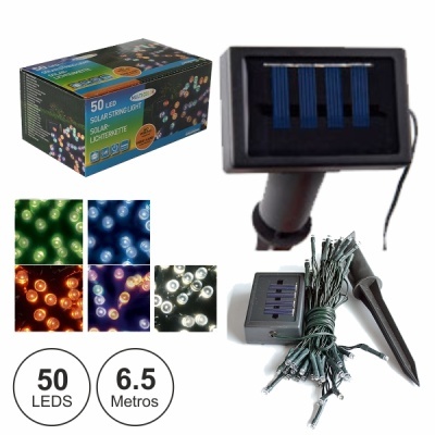 Luzes solares LED coloridas em fio verde com painel solar e estaca para chão