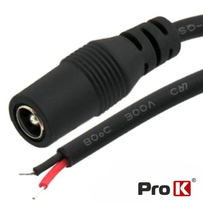 Cabo elétrico preto com conector fêmea e fios expostos em fundo branco com logótipo Pro K