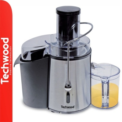 Extractor de sumos Techwood em aço inoxidável com taça transparente e sumo amarelo