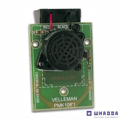 Placa eletrónica verde com altifalante preto e fios vermelho e preto