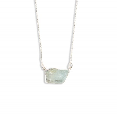 COLAR PRATA CURTO PEDRA BRUTA AGUA MARINHA