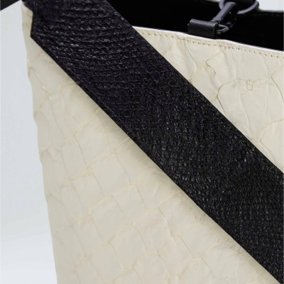 Bolsa Mini Bucket Pirarucu Osklen