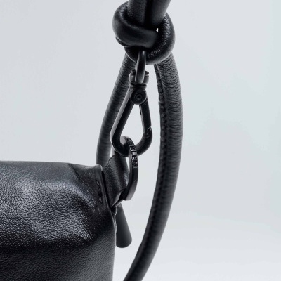 Bolsa Napa Sack Flat Osklen Medium