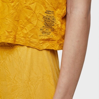 Sleeveless wrinkled color