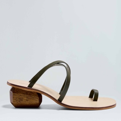 Sandalia tiras salto pedra Osklen