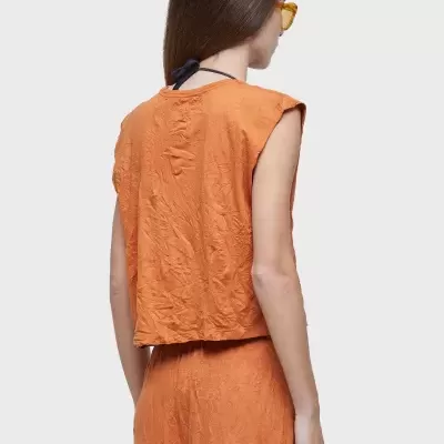 Sleeveless wrinkled color