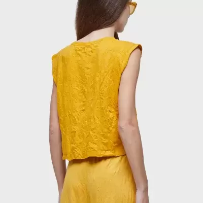 Sleeveless wrinkled color