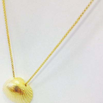 COLAR CONCHA E PÉROLA MÉDIO DOURADO