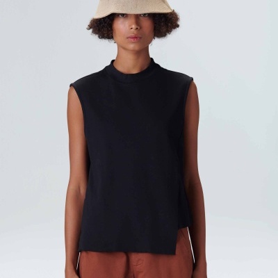 Sleeveless Diagonal Black Osklen