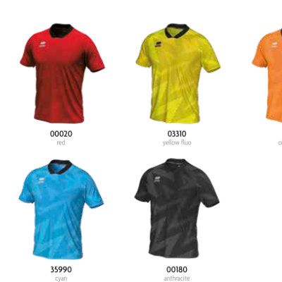 Sete t-shirts desportivas coloridas com gola preta e código numérico