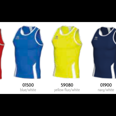 Sete camisolas desportivas sem mangas em várias combinações de cores