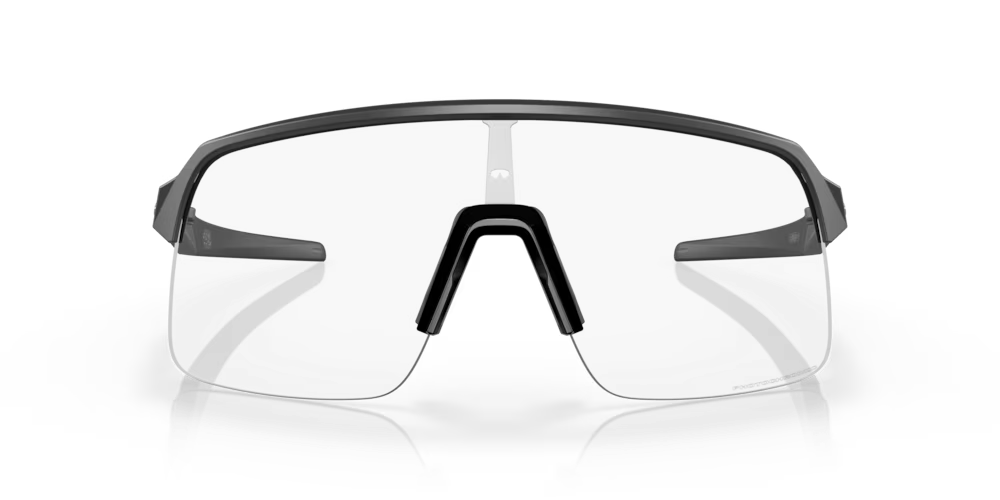 OCULOS OAKLEY SUTRO LITE - CLEAR TO BLACK IRIDIUM PHOTOCHROMIC, MATTE CARBON FRAME