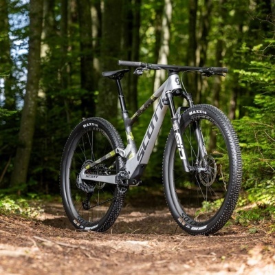 BICICLETA&#x20;SCOTT&#x20;SPARK&#x20;RC&#x20;WORLD&#x20;CUP&#x20;ICE-&#x20;2025