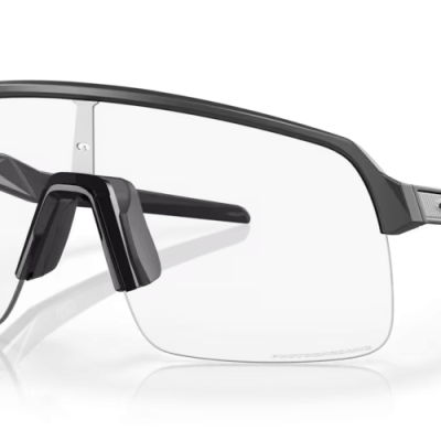 OCULOS OAKLEY SUTRO LITE - CLEAR TO BLACK IRIDIUM PHOTOCHROMIC, MATTE CARBON FRAME