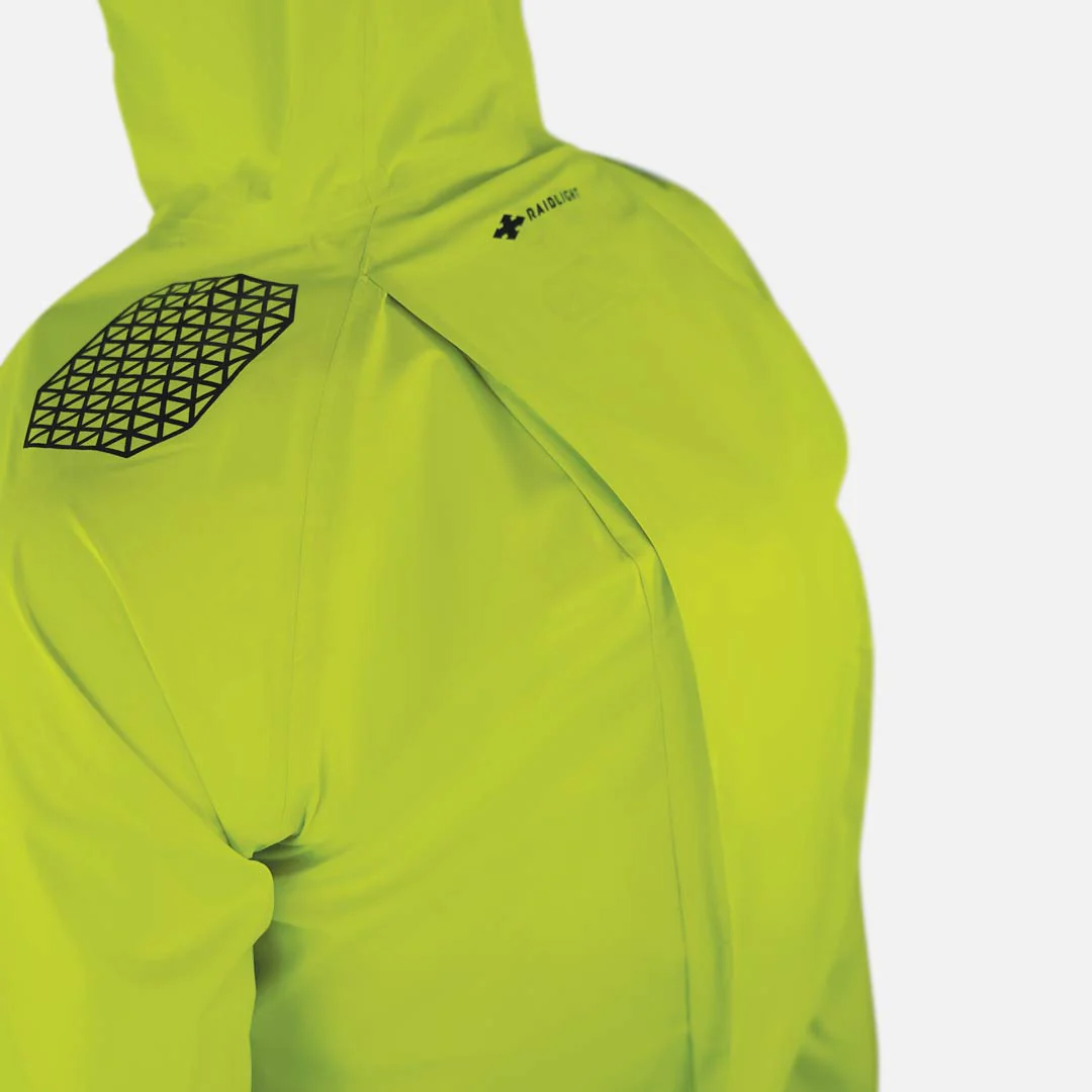 Casaco impermeável amarelo fluorescente com capuz e detalhes em preto