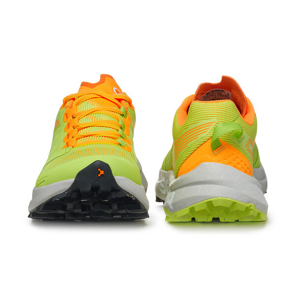 Sapatilhas desportivas verde limão, laranja e cinzento vistas de frente e traseira