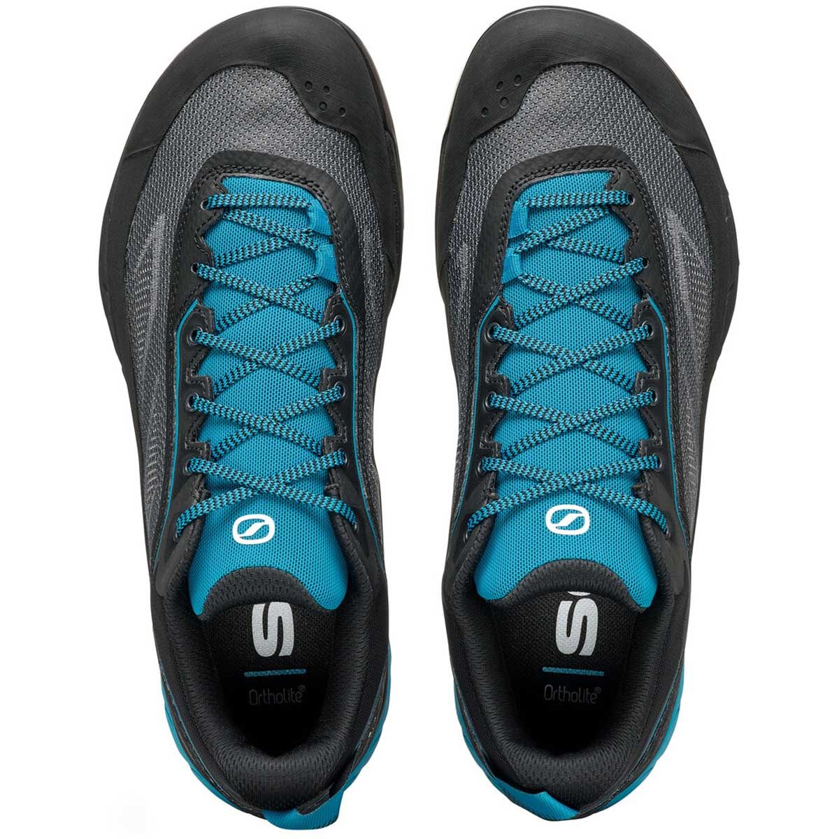 Tênis desportivos cinza e azul com atacadores azuis e sola preta