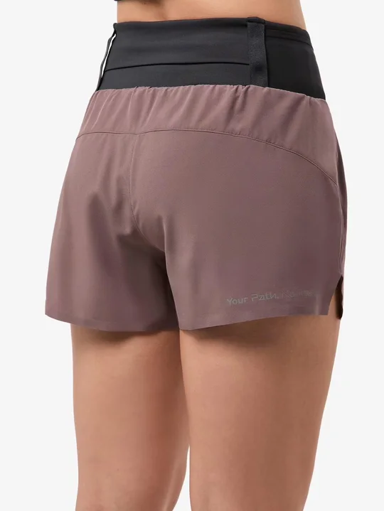 Calções desportivos bicolor castanhos com cós preto largos e ajustados