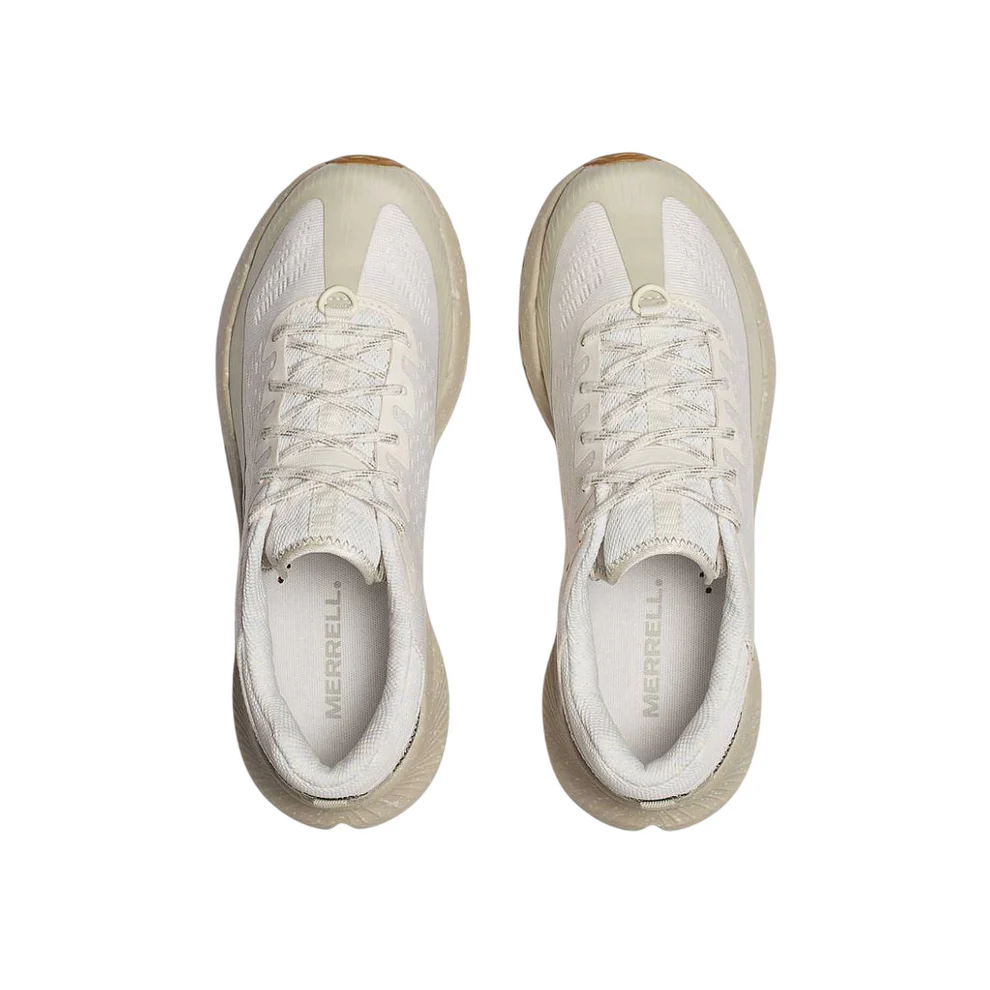 Sapatilhas desportivas bege claro e branca com sola grossa