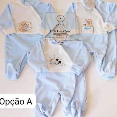 Babygrows azuis e brancos com ursinhos e personagem animada