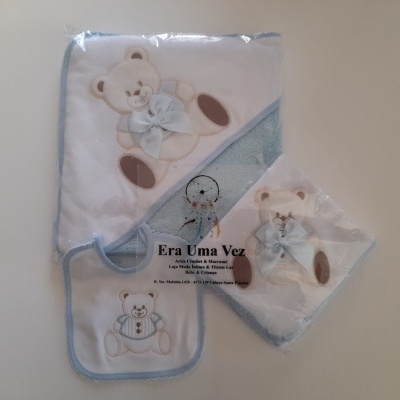 Toalha banho, fralda e babete para bebé