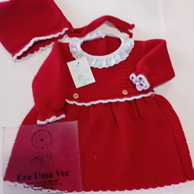 Vestido e touca bebé