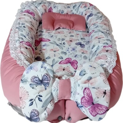 Ninho e almofada pequena