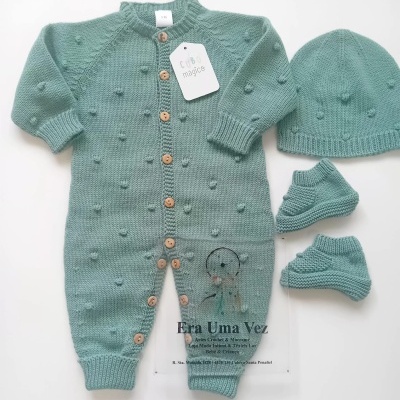 Macacão bebé ,gorro e carpins malha
