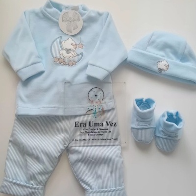 Camisola,gorro,carpins e calça forrada