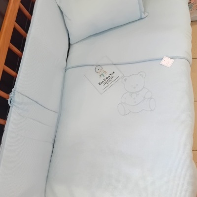 Edredão bordado urso, resguardo lateral e almofada