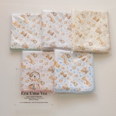 Fralda estampada c/ animais