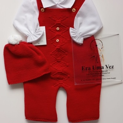 Jardineira e blusa de bebé