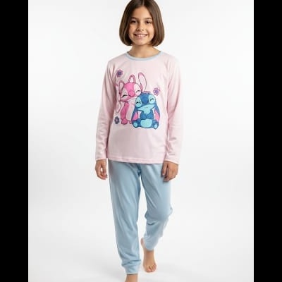 Pijama infantil com camisola rosa e calças azuis claras com estampa de coelhos