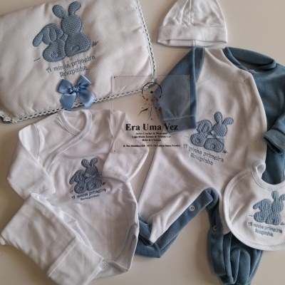 Primeira roupinha Coelhos