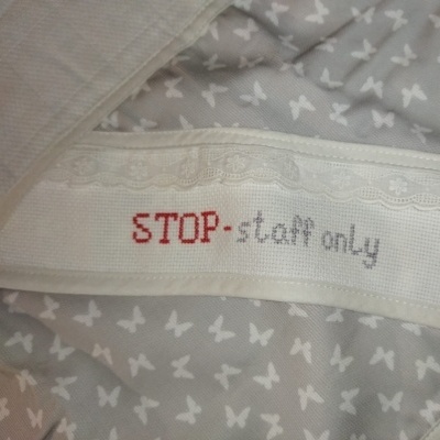 Tapa ovo cinzento "STOP - staff only"