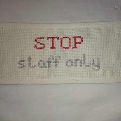 Tapa ovo liso "STOP - staff only"