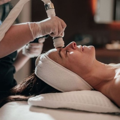 Radiofrequência - Rosto, Pescoço e Decote (60 min)