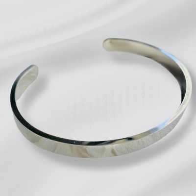 AG - Bracelete em aço inoxidável