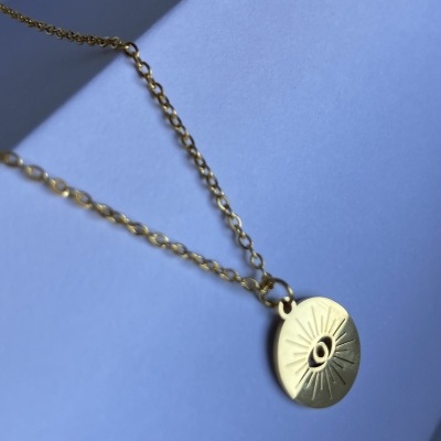 AG - Colar dourado com medalha Ajna