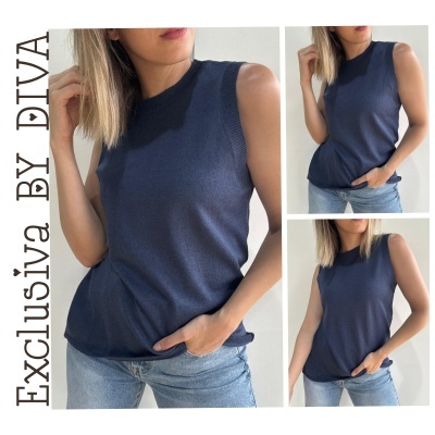 Blusa azul escuro sem mangas combinada com jeans claros, com texto Exclusiva BY DIVA