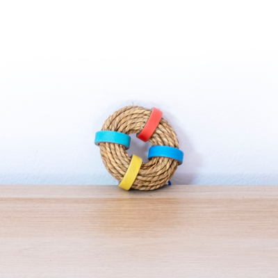 Argola em corda de algas e cartão