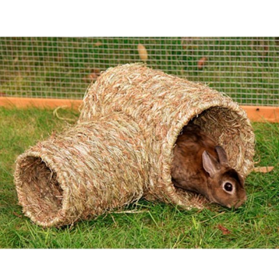 Tunel duplo em feno e fibras naturais