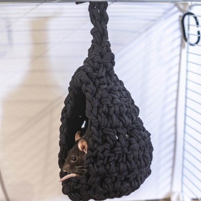Ninho Preto em crochet para roedores