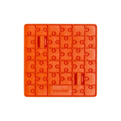 Tabuleiro de puzzle laranja com peças em relevo e duas alavancas móveis