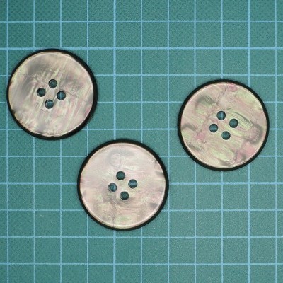 Botão 4 Furos Redondo 34mm 54L Castanho/Iris