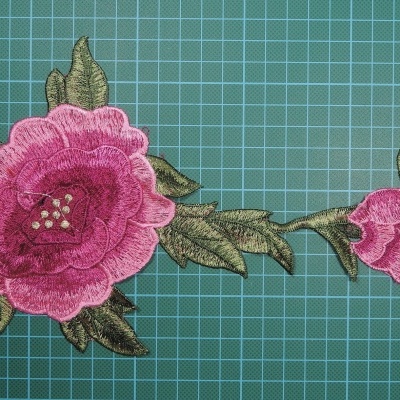 Flor 3D Bordada 28cm x 14,5cm