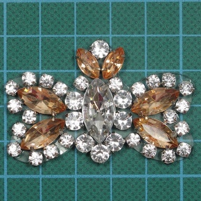 Aplicação Inseto Base Cola com Pedras