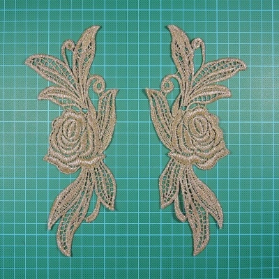 Par de Aplicações Flor 20,5cm x 8,8cm Bordadas com Lurex