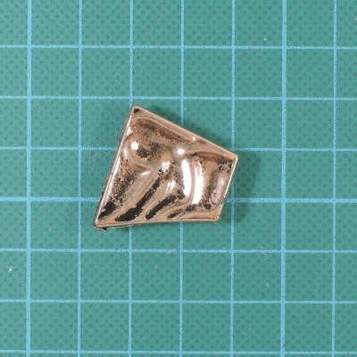 Botão de Pé Metálico Irregular 2,3x2,5cm OR